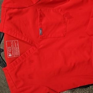 Pop Red figs scrub set